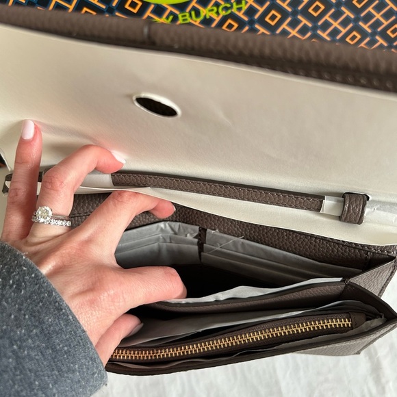 Tory Burch McGraw Wallet Crossbody Bag Silver Maple Gold Taupe Grey Gray - Picture 8 of 16